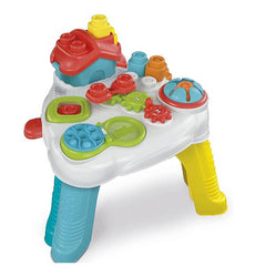 Clemmy sensory table