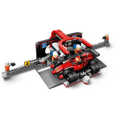 PITSTOP E MECCANICI CON MONOPOSTO FERRARI F1®