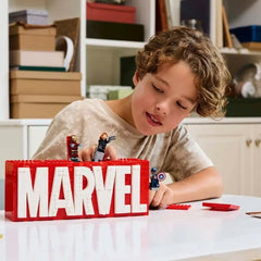LOGO E MINIFIGURE MARVEL