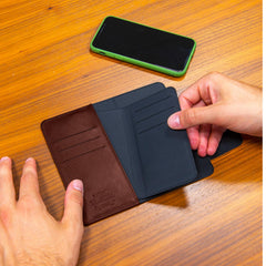 DUOMO - Custodia a libro con chiusura magnetica, slot porta carte colore marrone compatibile con gli smartphone fino a 6.5" dimensione display