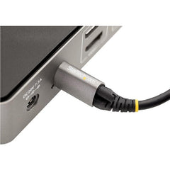Cavo USB-C con viti di bloccaggio superiori da 50cm