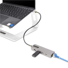 Hub USB-C a 3 porte con Ethernet da 2,5 Gbps e porta Power Delivery Pass-through da 100W