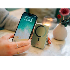 POWER BANK 10000MAH MAGNETICO GREEN con Supporto