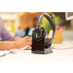 Cuffie HP Poly Voyager Focus 2 MS USB-C+USB-C/A Adapter+Charging Stand