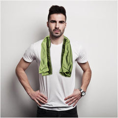 COOLTOWEL - Asciugamano in nicrofibra che mantiene la freschezza fino a 2 ore, effetto refrigerante, utile per attività sportive