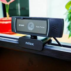 NILOX TECH - Webcam con risoluzione 1080p, supporta formati video Full HD 30 fps e 2K, autofocus, microfono, lunghezza cavo 1.5 mt, interfaccia USB, filtro Privacy